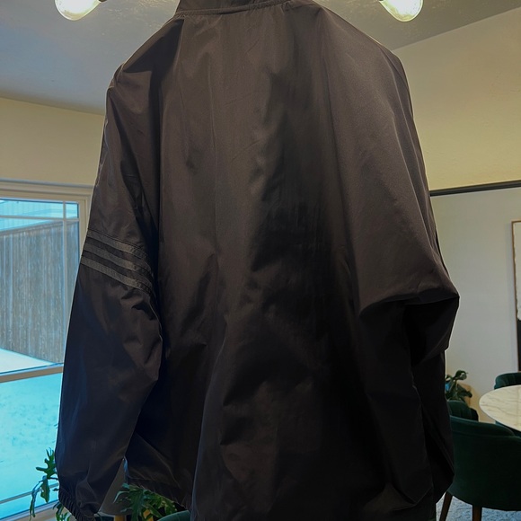 Adidas Adicolor Neuclassics Track Jacket in black - Picture 2 of 11